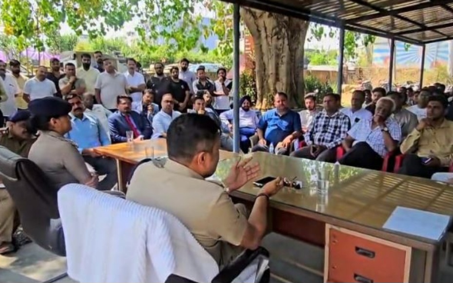 चेतावनी के बाद दर्जनों कश्मीरी छात्र-छात्राओं ने दून छोड़ा