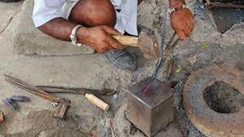 मेरे हिस्से की अस्कोट आराकोट यात्रा: लुप्त होती लोहारी की कला