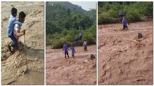 जान हथेली पर रखकर स्कूल जाने को मजबूर विद्यार्थी 