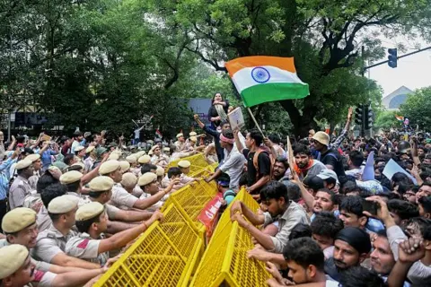 छोटा मुंह छोटी बात